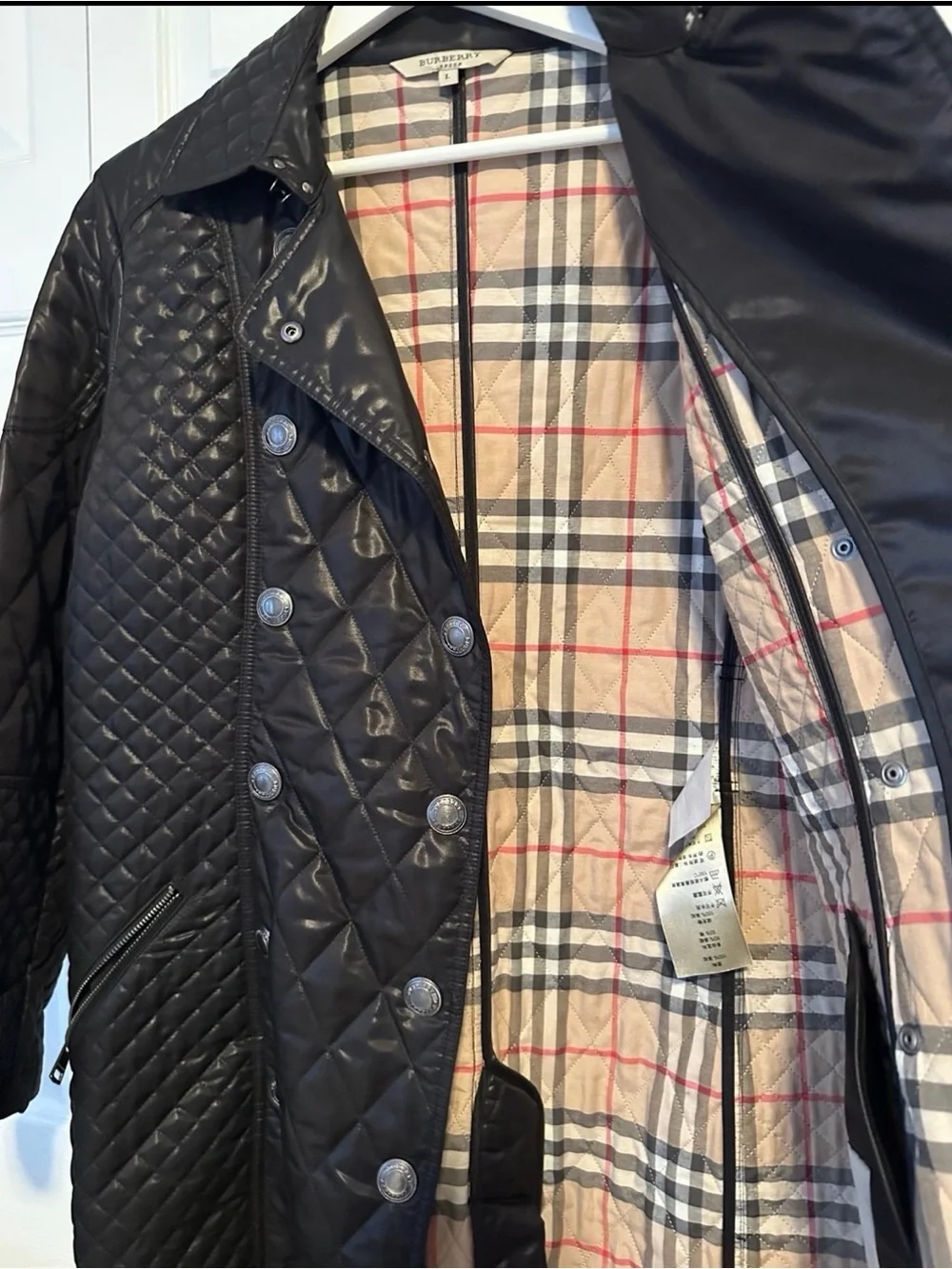 Burberry Quilted Double-Breasted Trench Coat in Black - Picture 6 of 7